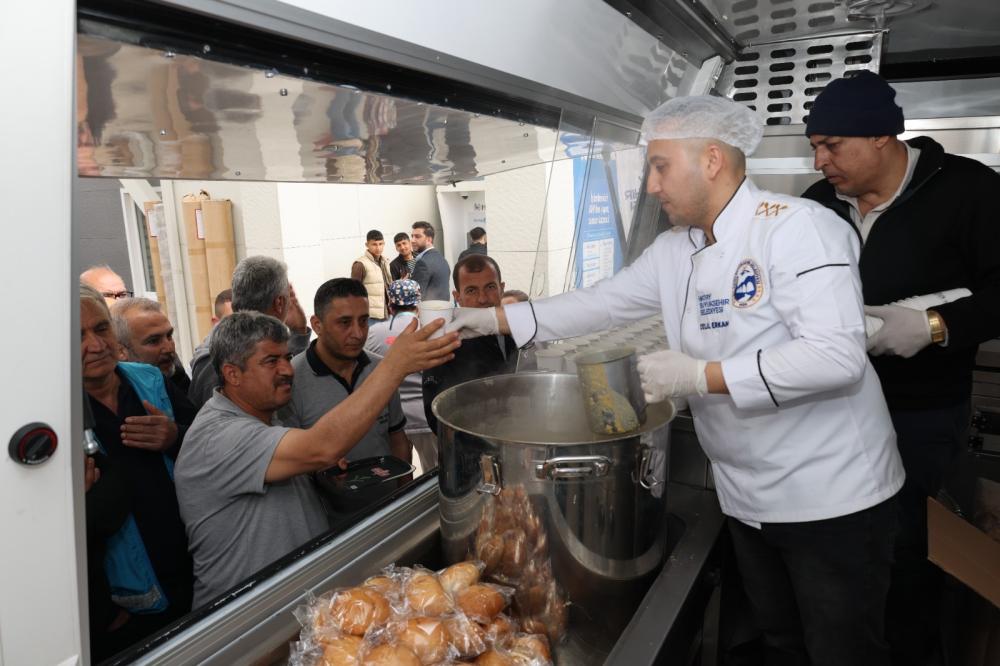 HBB’NİN ÇORBA İKRAMI İLE YÜREKLER ISINIYOR