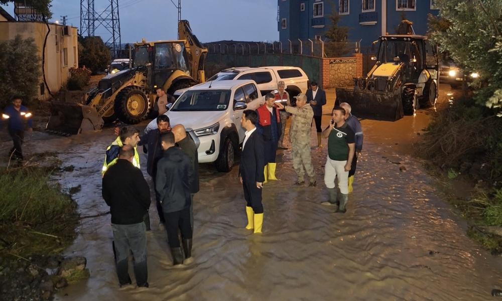 HBB’DEN YOĞUN YAĞIŞA KARŞI SAHADA ANINDA MÜDAHALE