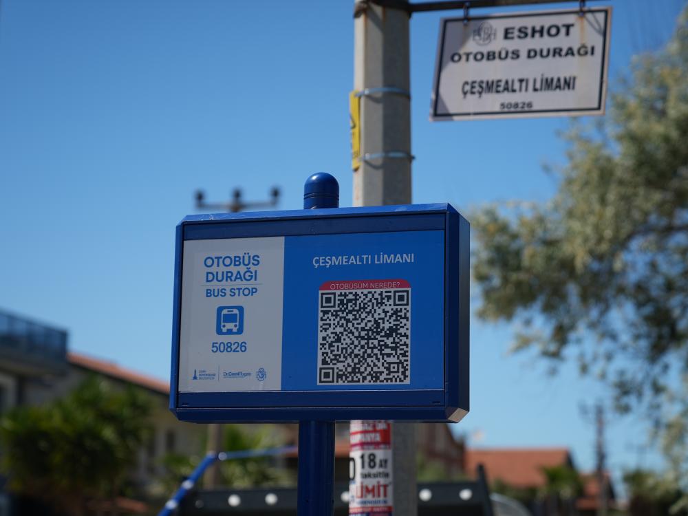 İzmir’de duraklar yenileniyor