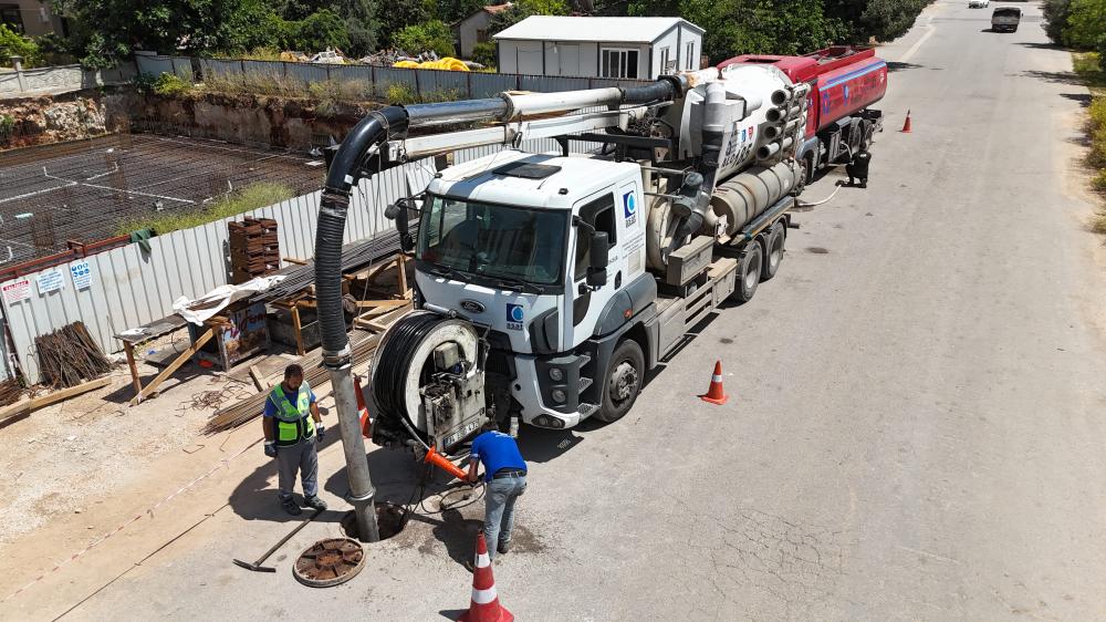 ASAT kanalizasyon hattı temizliği ve kapak düzenleme çalışmalarını sürdürüyor