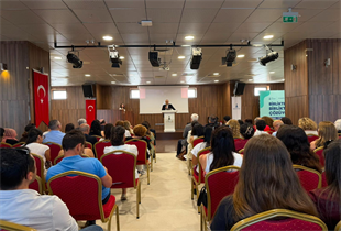 İzmir’in evde bakım modeli masaya yatırıldı On binlerce yurttaşa evinde şifa