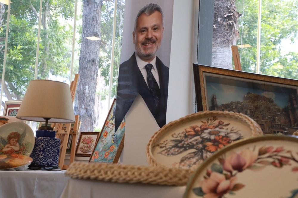 HBB AKADEMİ HATAY KURSİYERLERİNİN ESERLERİ VATANDAŞLARLA BULUŞTU