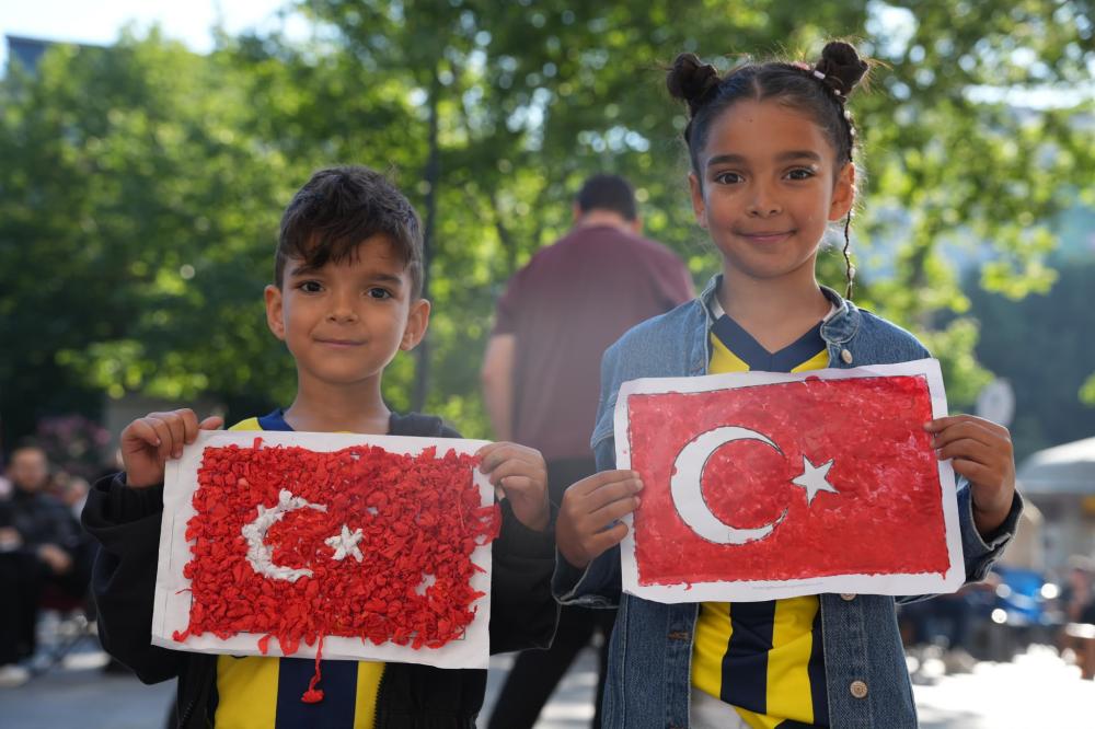 Çorlu Cumhuriyet Meydanı’nda Millî Takım İçin Tek Yürek Oldu