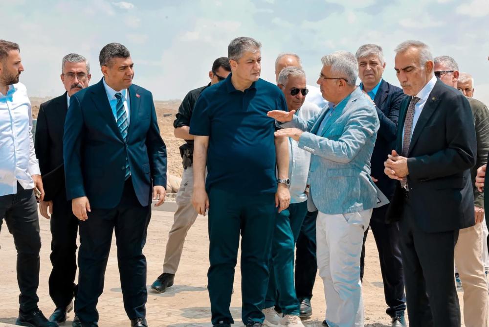 VALİ MUSTAFA YAVUZ KARATAŞ SERA ORGANİZE TARIM BÖLGESİ\'NDE İNCELEMELERDE BULUNDU