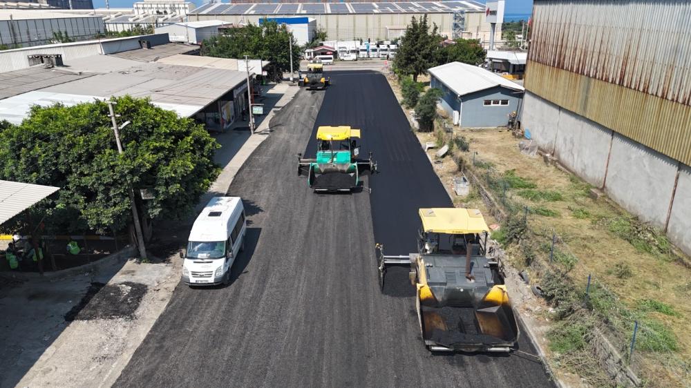 HBB, DÖRTYOL SANAYİ SİTESİ’NİN TÜM YOLLARINI YENİLİYOR