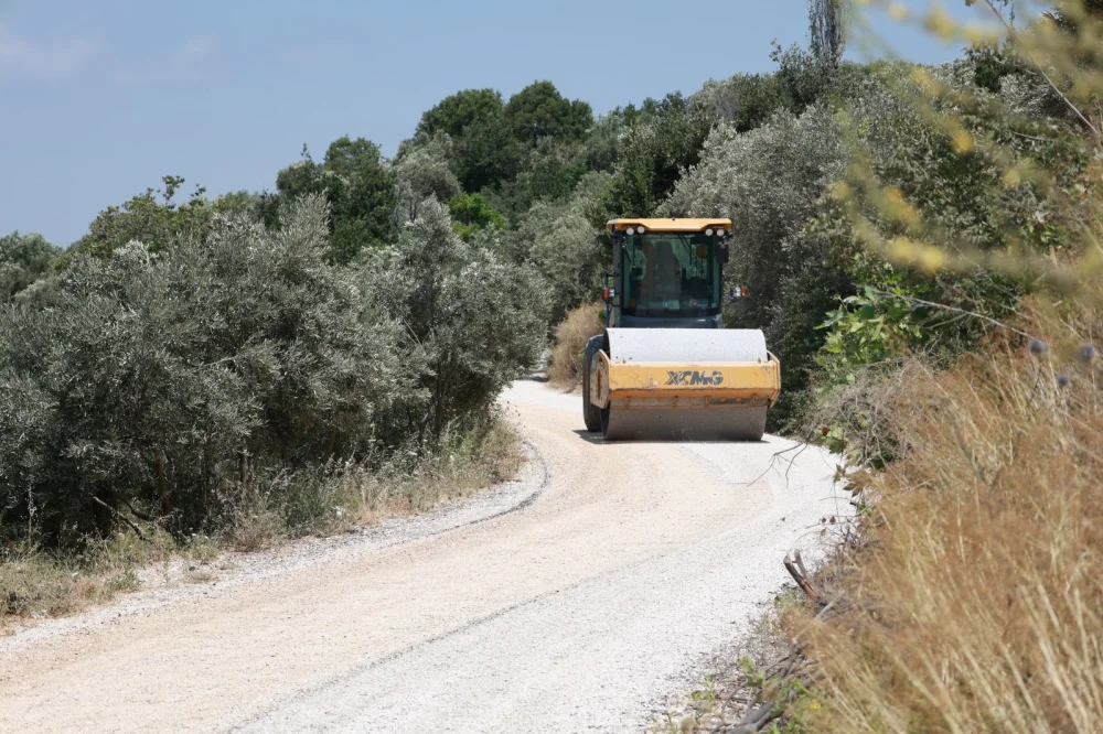 HBB'DEN DEFNE DÖVER MAHALLESİ'NDE YOL ÇALIŞMASI
