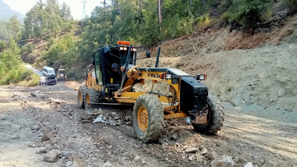 ALANYA’DA KIRSAL MAHALLE YOLLARINA YAZ BAKIMI