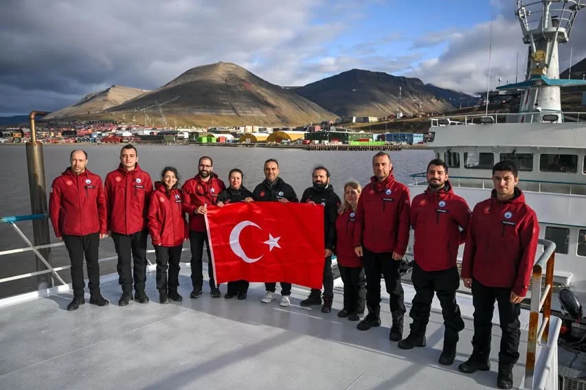 TÜBİTAK: 6. ULUSAL ARKTİK BİLİMSEL ARAŞTIRMA SEFERİ TAMAMLANDI