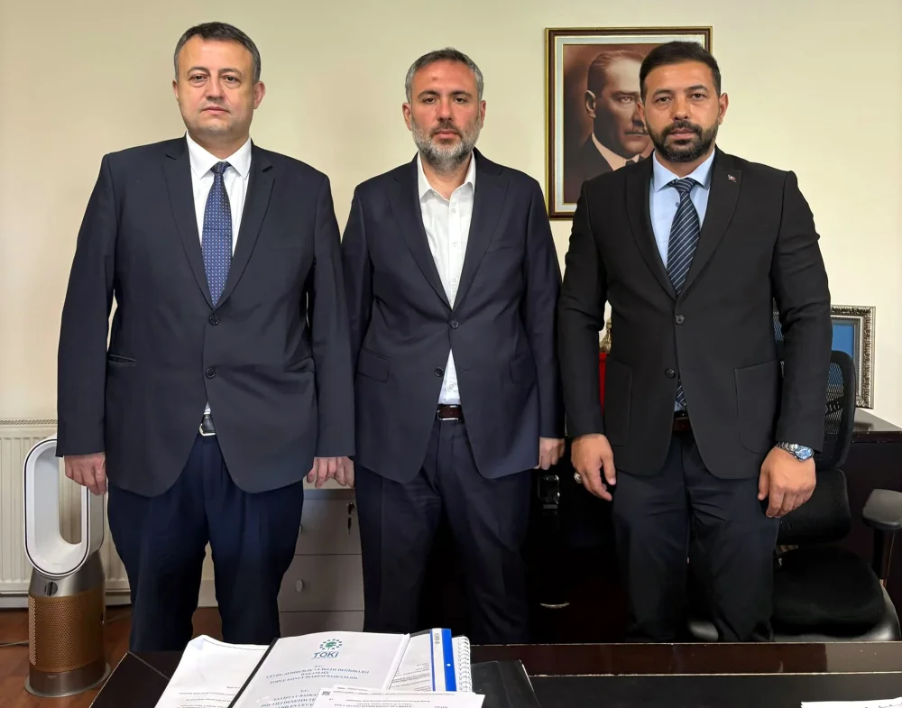 AK PARTİ İLÇE BAŞKANI HALİL ETİLİ’DEN, TOKİ 2 NOLU DAİRE BAŞKANINA ZİYARET