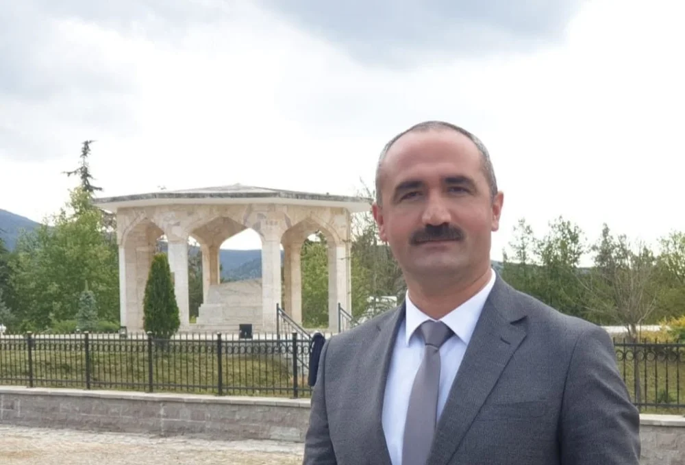 BAŞKAN HAYDAR ÇORUM’DAN YAŞLILAR GÜNÜ MESAJI: “BÜYÜKLERİMİZ GEÇMİŞİMİZİN HAFIZASI, YARINLARIMIZIN REHBERİDİR”