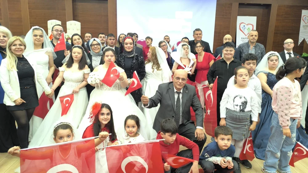 KANKA DEDE SOSYAL SORUMLULUK GÖNÜL ELÇİSİ ORGANİZASYONUNDA ÖZEL ÇOCUKLAR CUMHURİYET COŞKUSUNU YAŞADILAR