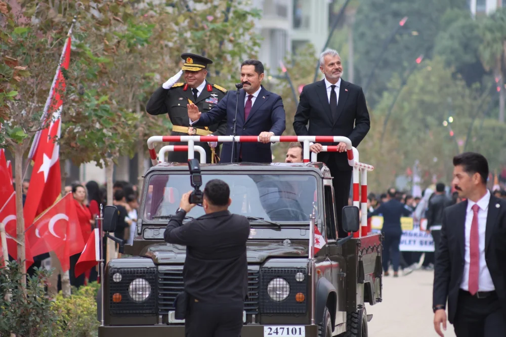 YENİDEN HAYAT BULAN ATATÜRK CADDESİ’NDE CUMHURİYET COŞKUSU